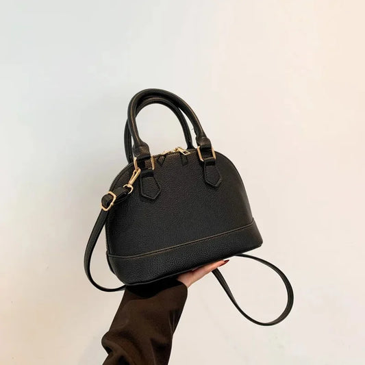 Bolso minimalista de cuero moderno