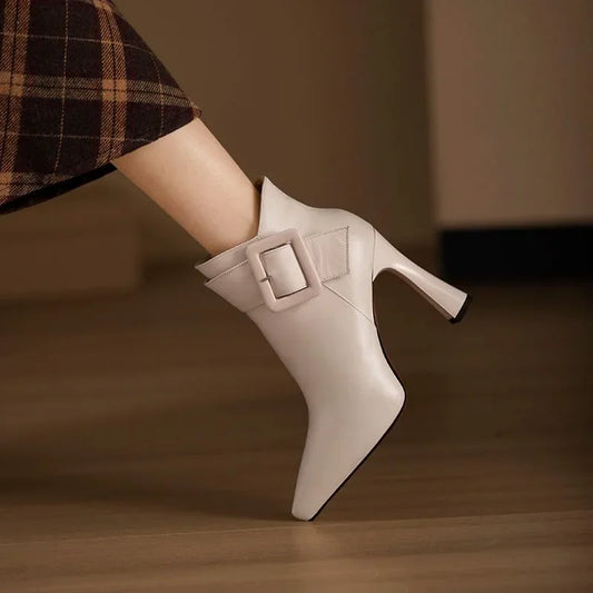 Aveline™ – Botines con Hebilla Elegante