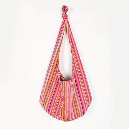 El espíritu bohemio de Maya | Bolso de hombro tejido