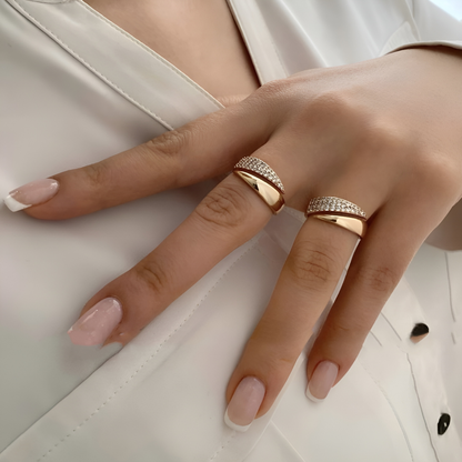 Julia™ - Anillo Elegante Haven