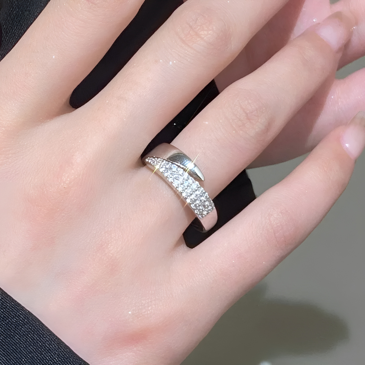 Julia™ - Anillo Elegante Haven