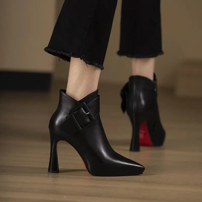 Aveline™ – Botines con Hebilla Elegante