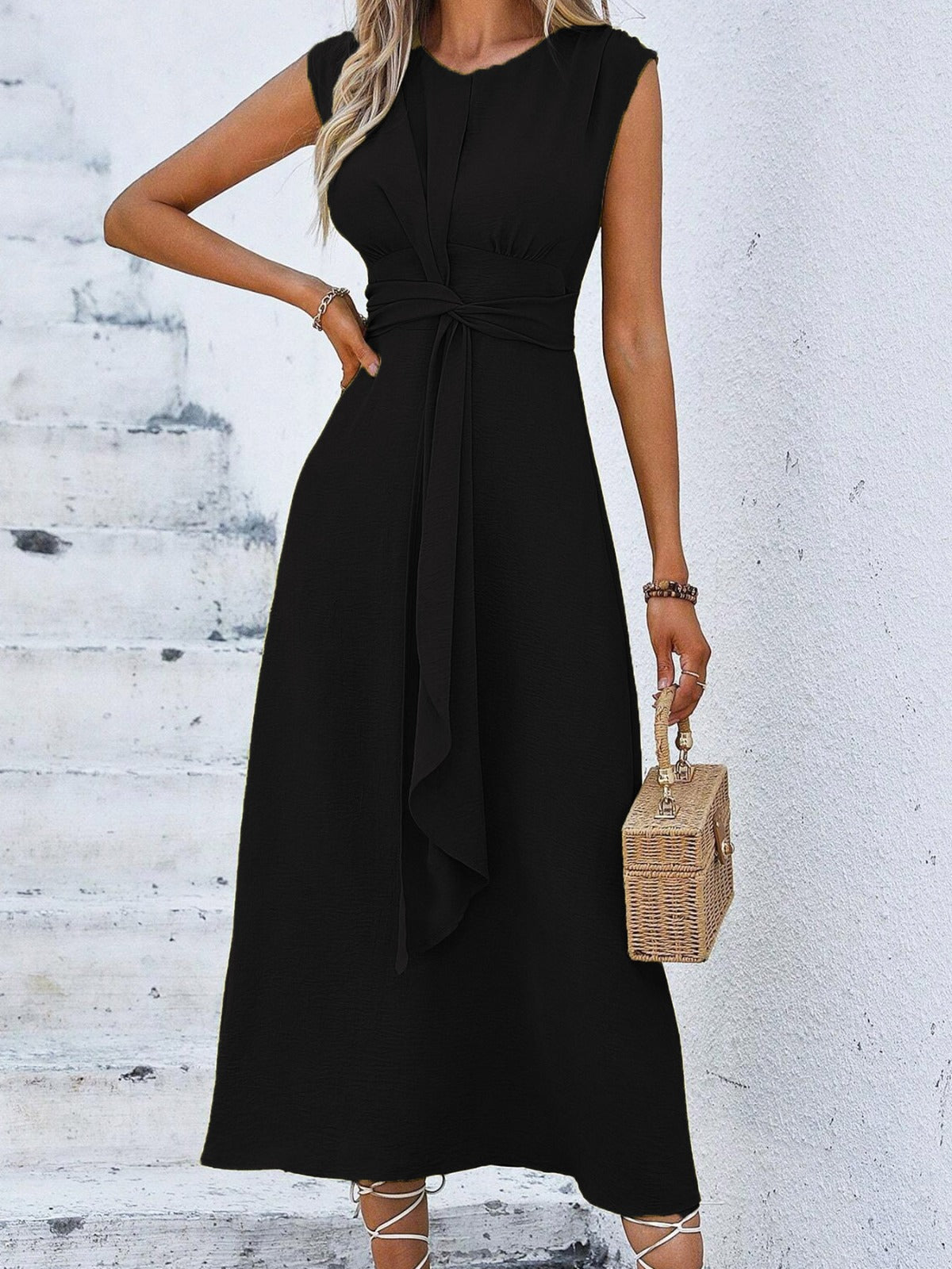 Eva | Vestido elegante sin mangas con cinturón ajustable