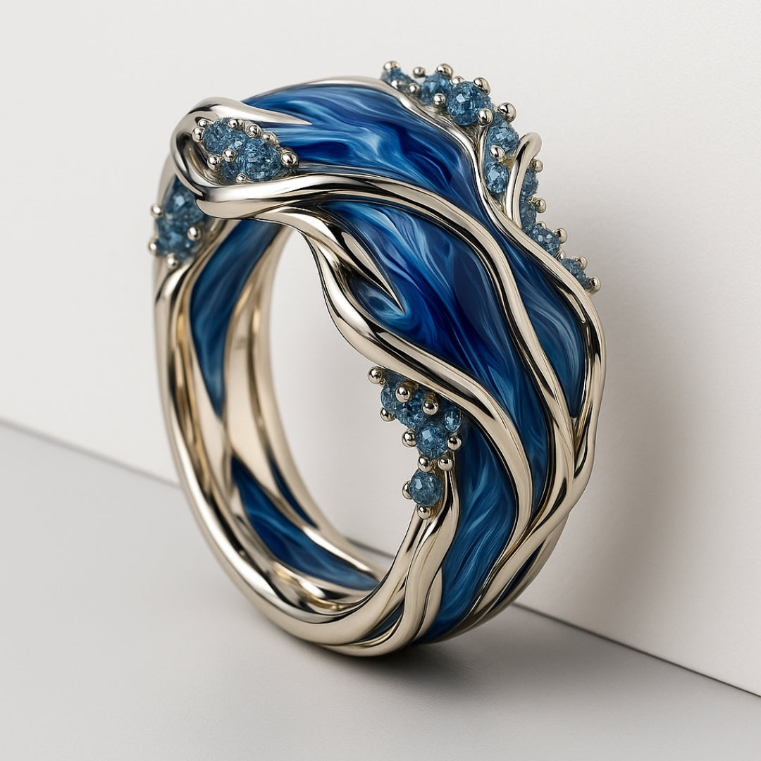 Anillo vintage dorado con olas del mar