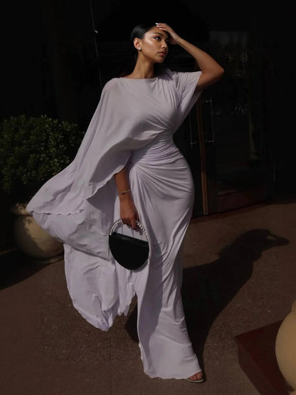 Amelia | Vestido largo elegante con mangas tipo capa drapeadas